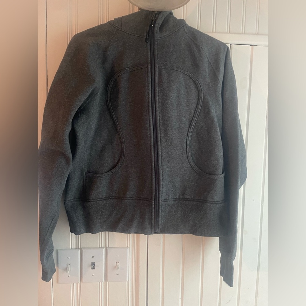 Lululemon Scuba Sweater. Size 6/8